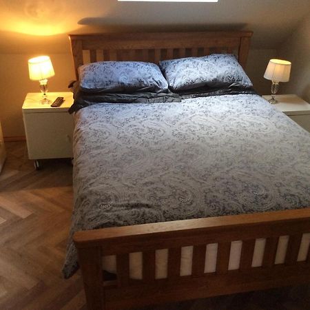 2 Bedroom Furnished Apartment In A Rural Position Stone  Esterno foto