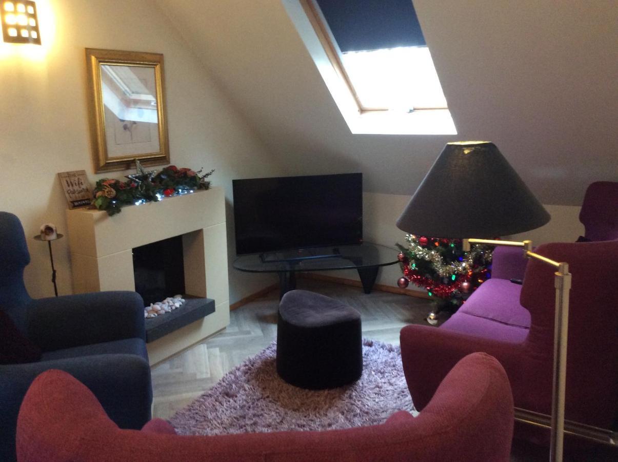 2 Bedroom Furnished Apartment In A Rural Position Stone  Esterno foto