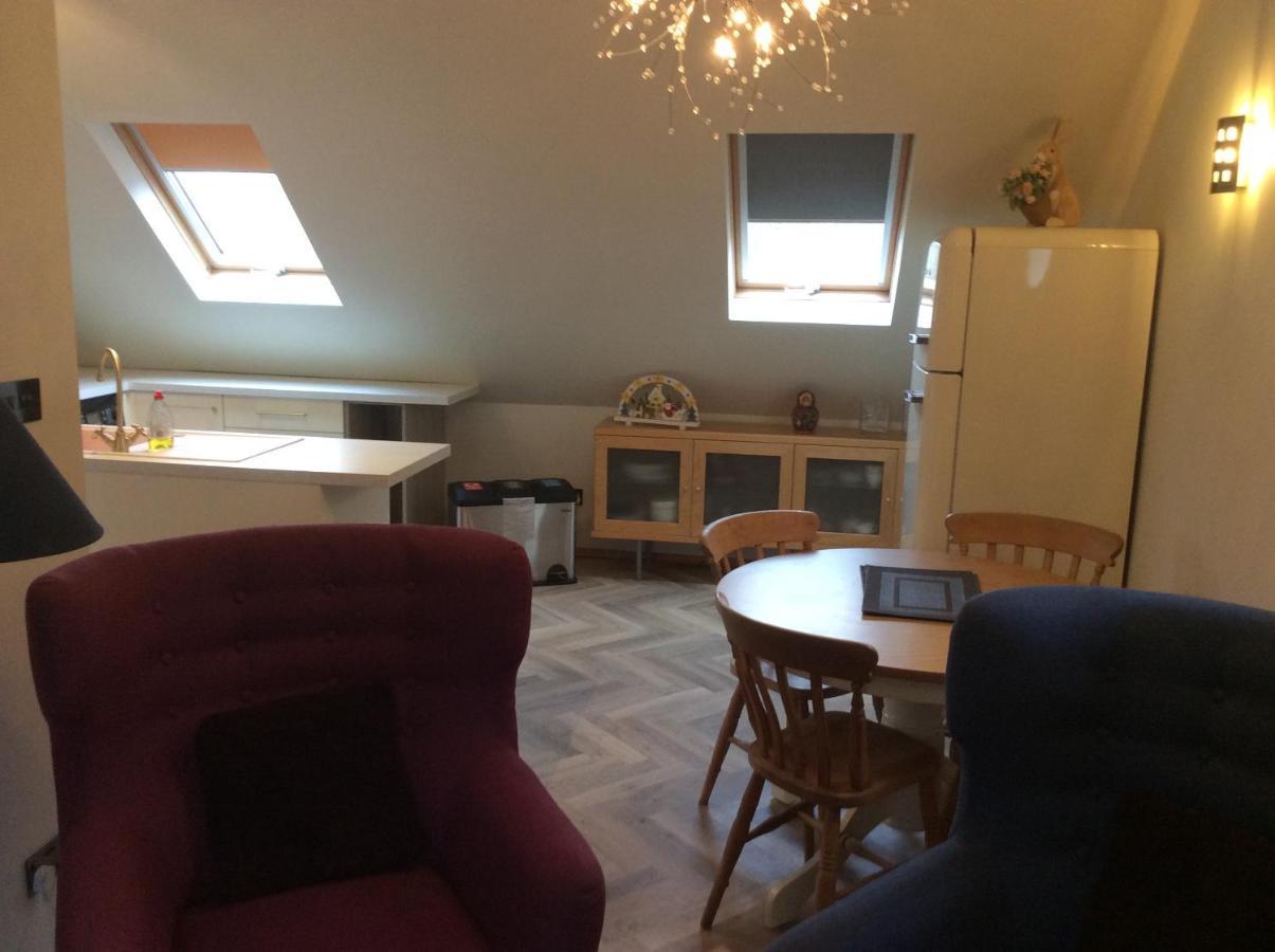 2 Bedroom Furnished Apartment In A Rural Position Stone  Esterno foto
